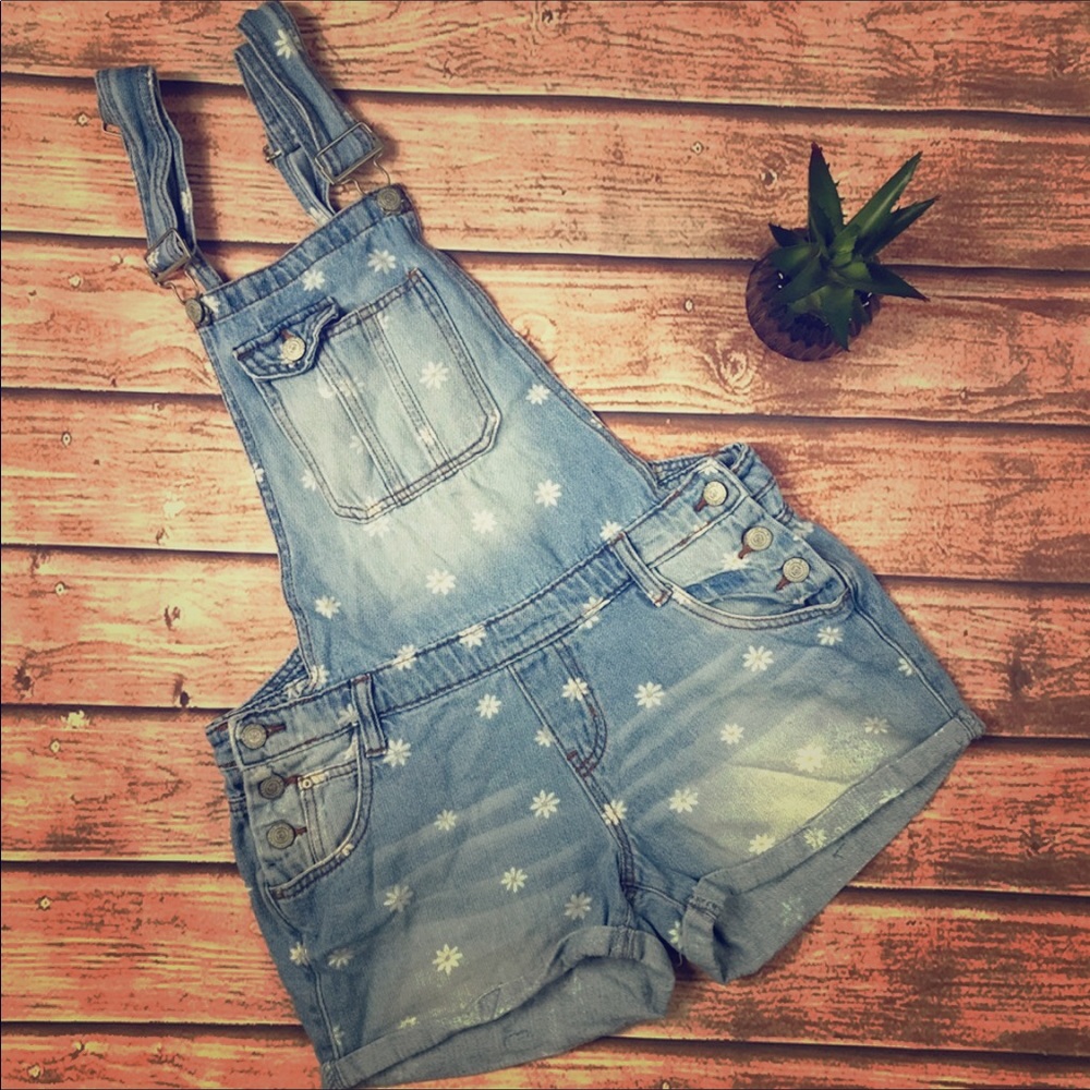 Beautiful flower denim romper/overalls